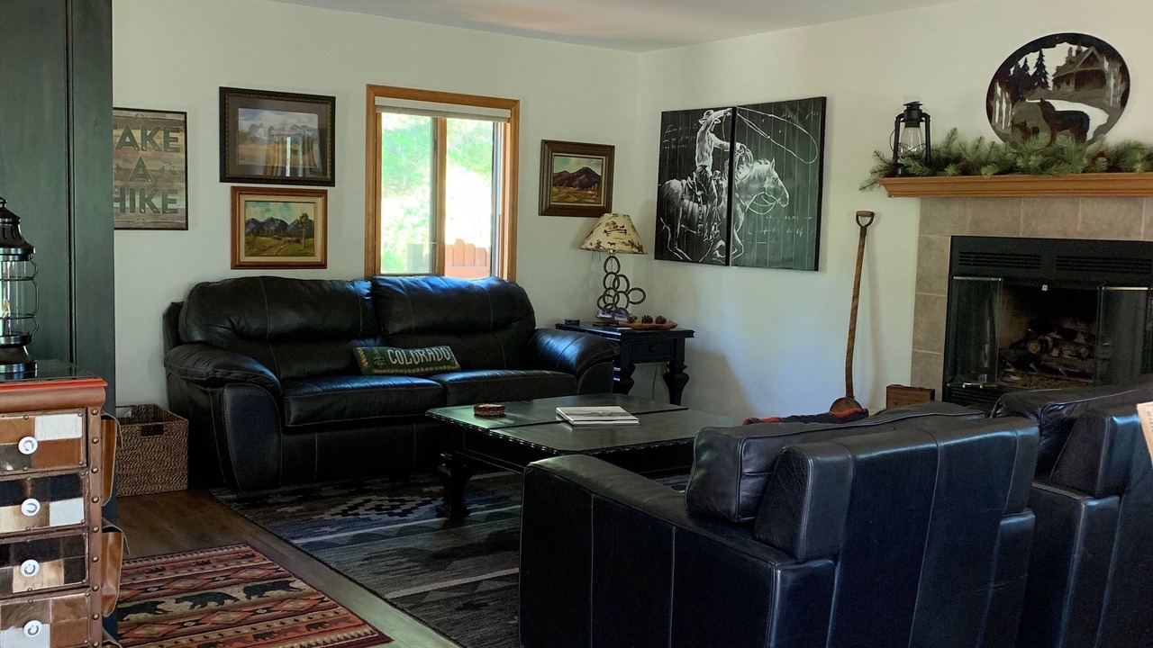 Photo of Livingroom in Green Mountain Falls