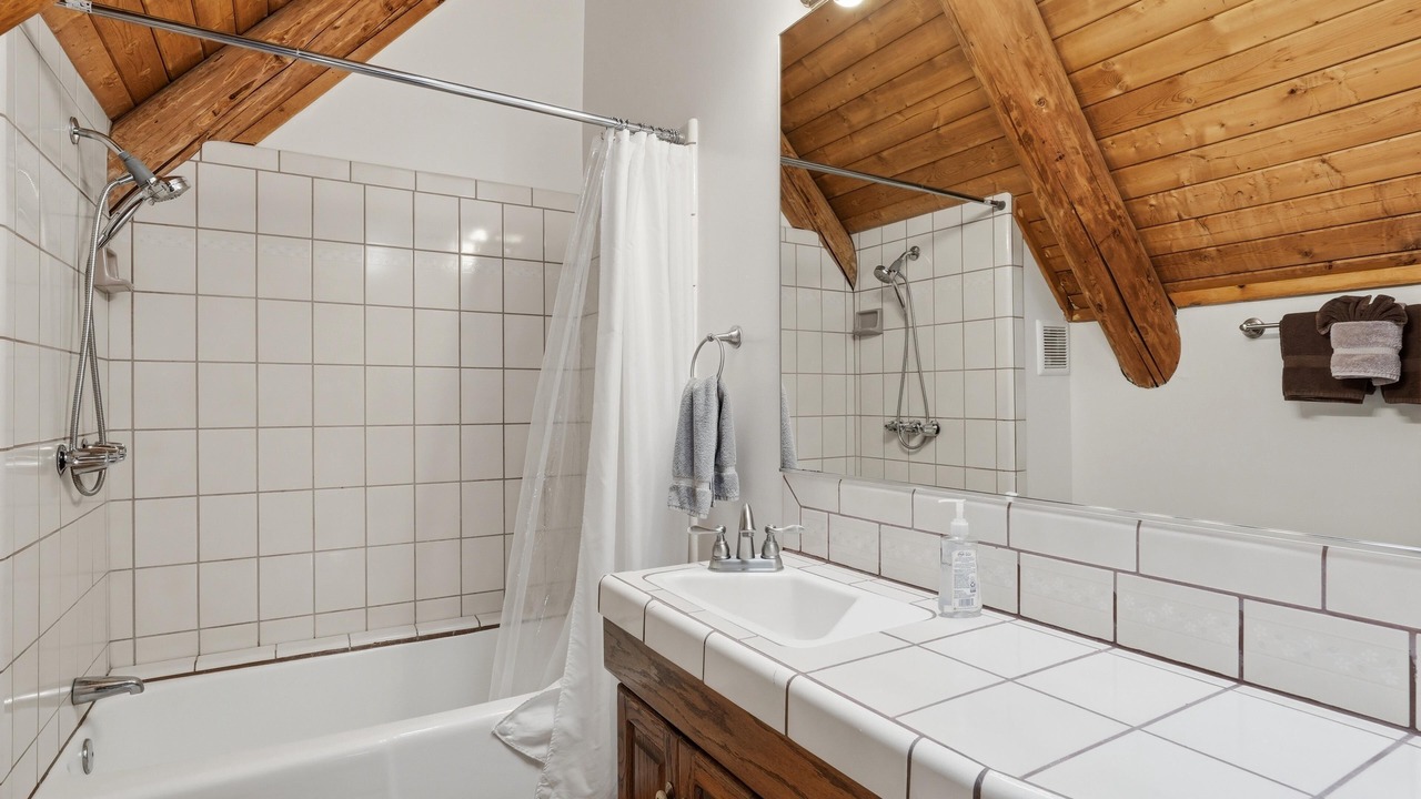Photo of Bathroom in Yosemite West