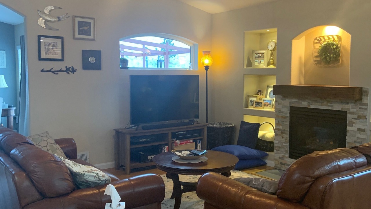 Photo of Livingroom in Gleneagle