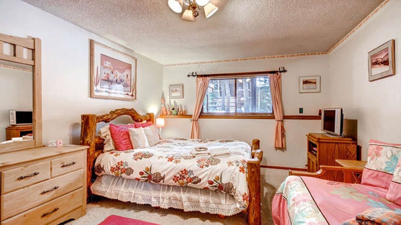 Photo of Bedroom in Warrior's Mark West