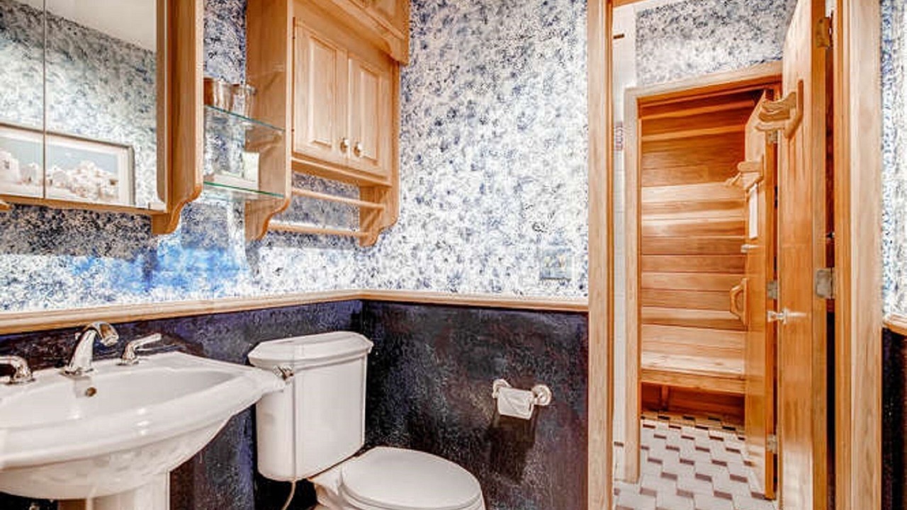 Photo of Bathroom in Warrior's Mark West