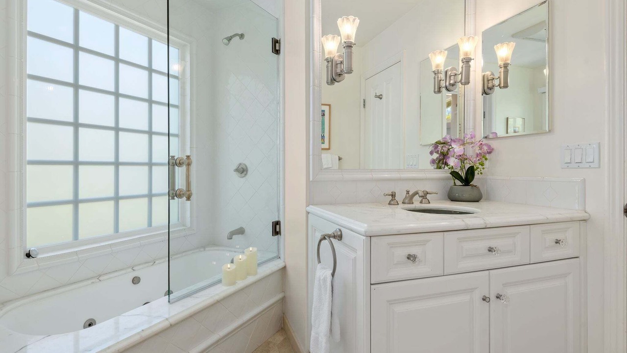 Photo of Bathroom in Toro Canyon