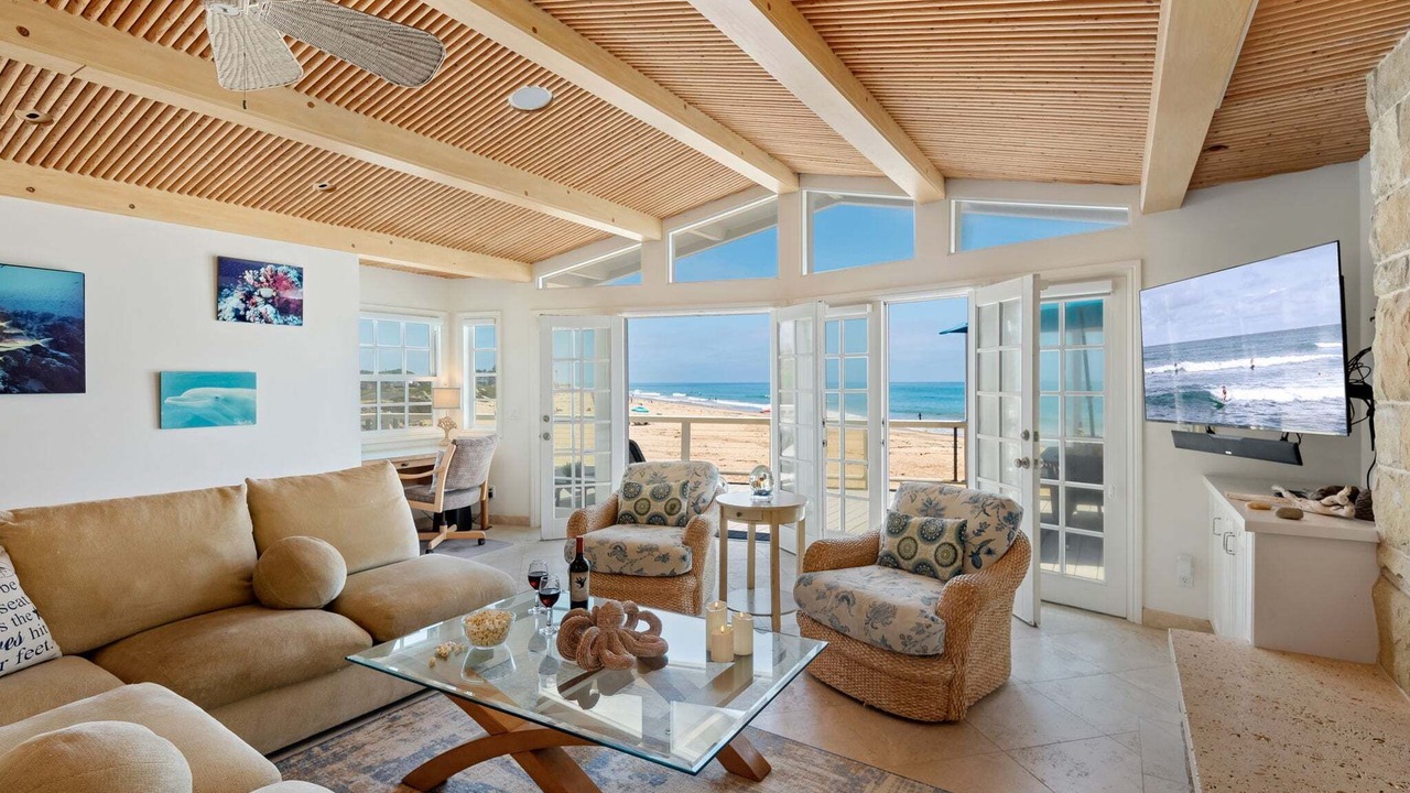 Photo of Livingroom in Toro Canyon