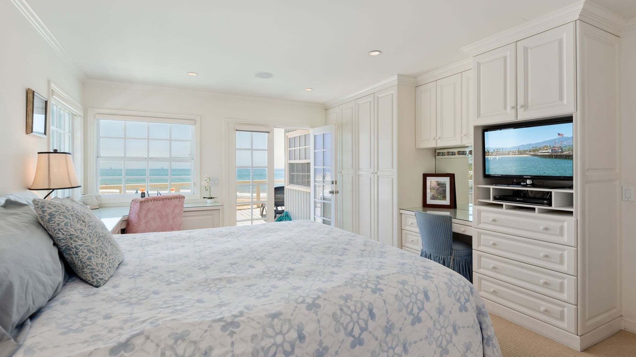 Photo of Bedroom in Toro Canyon