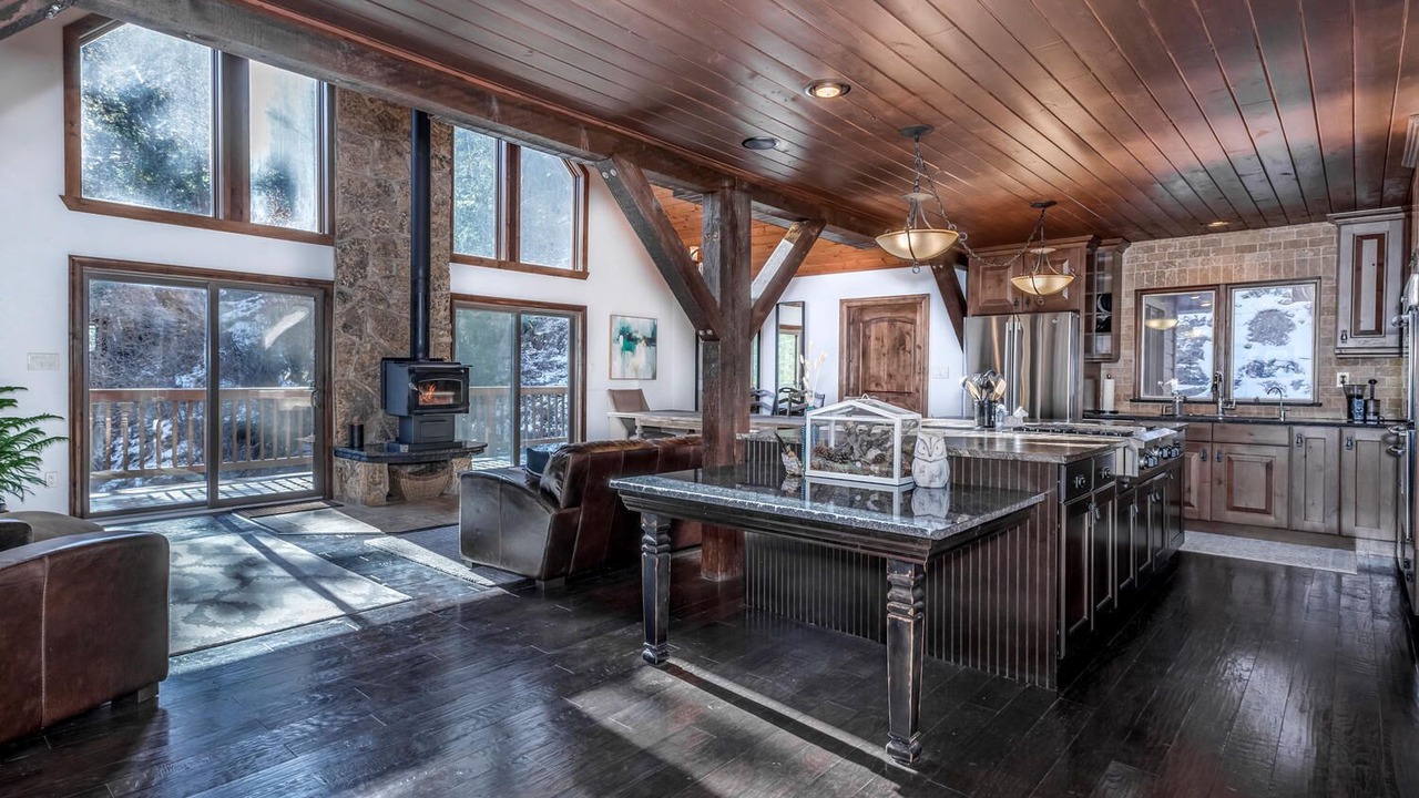 Photo of Bedroom in Idaho Springs