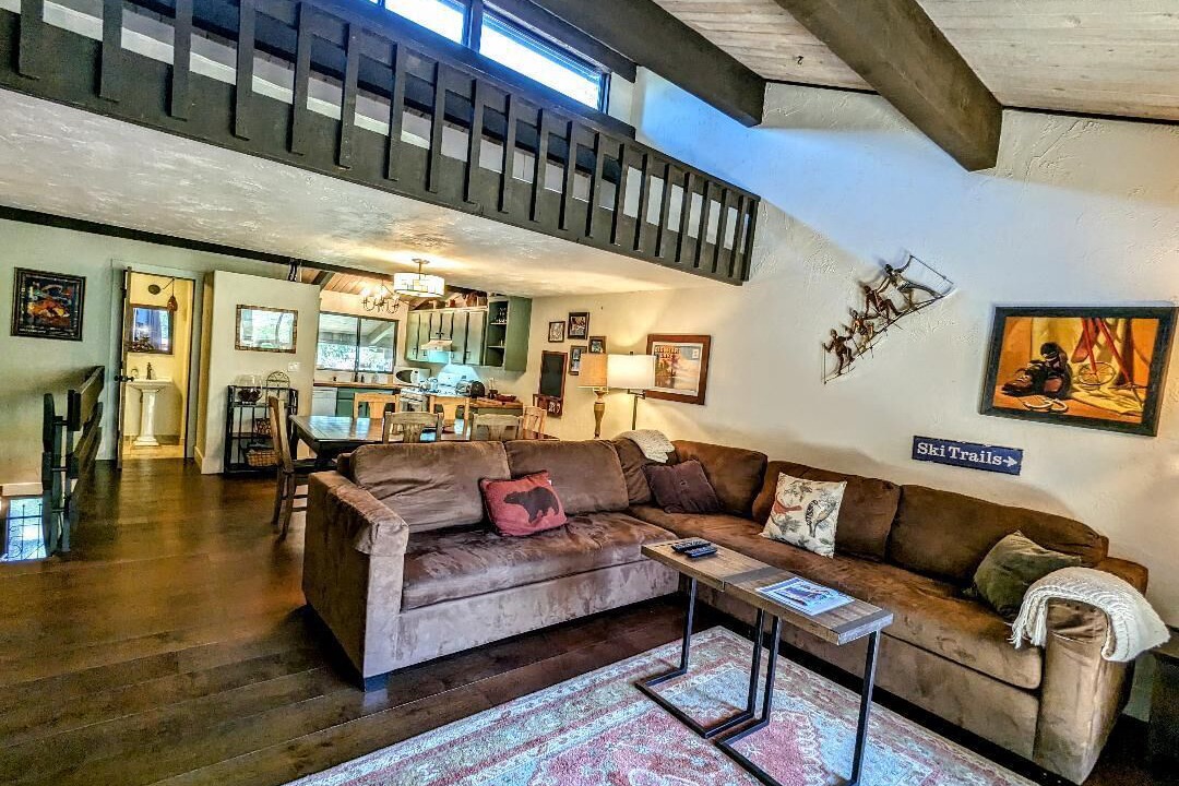 Photo of Livingroom in Big Bear Lake