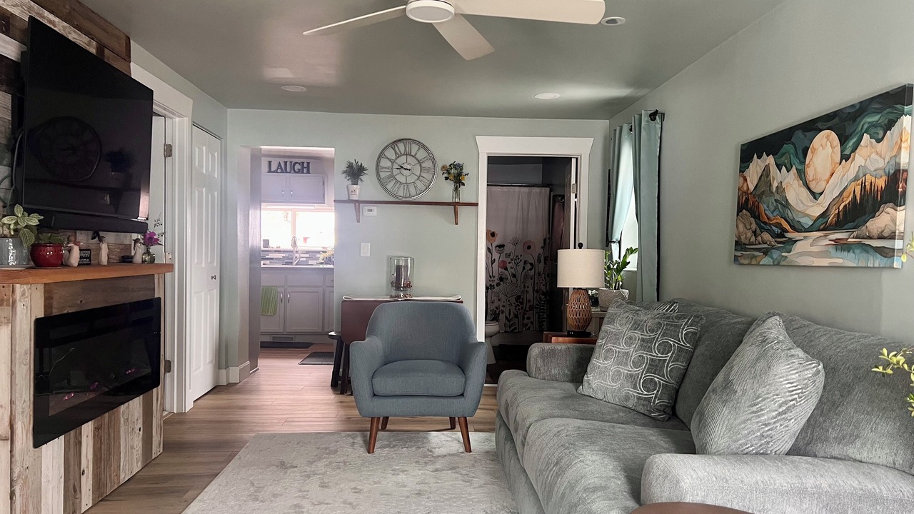 Photo of Livingroom in Martinez Park