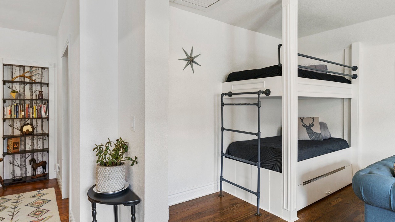 Photo of Bedroom in Idaho Springs