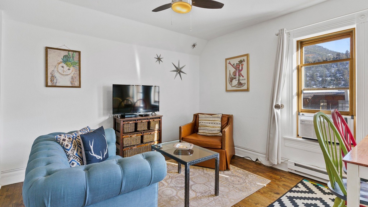 Photo of Livingroom in Idaho Springs