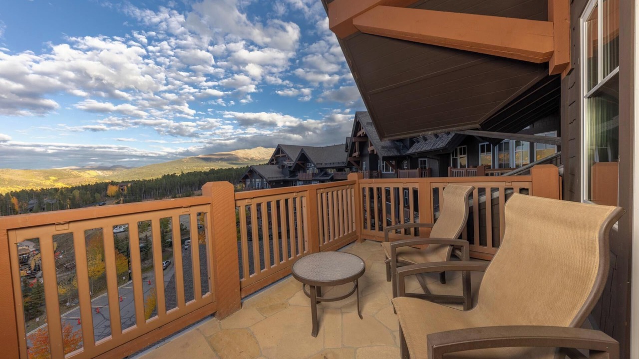 Photo of Outdoor in Peak 8