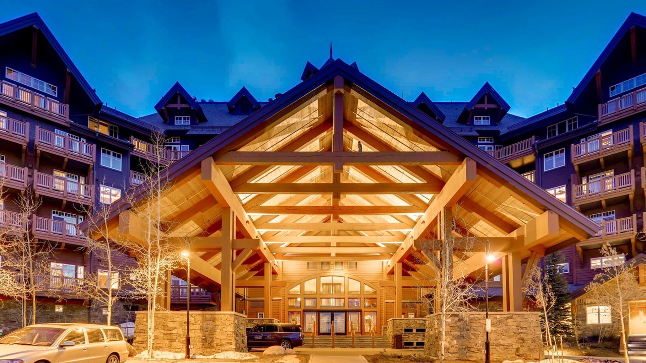 Photo of Outdoor in Peak 8