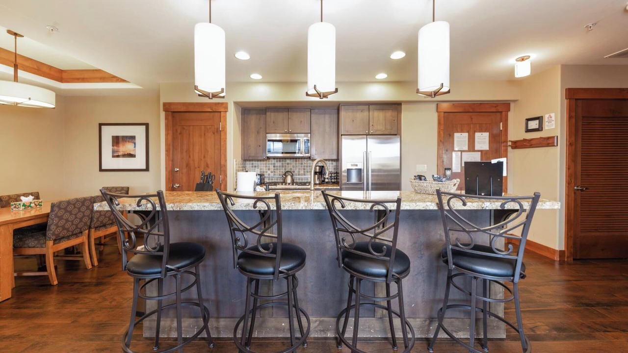 Photo of Kitchen in Peak 8
