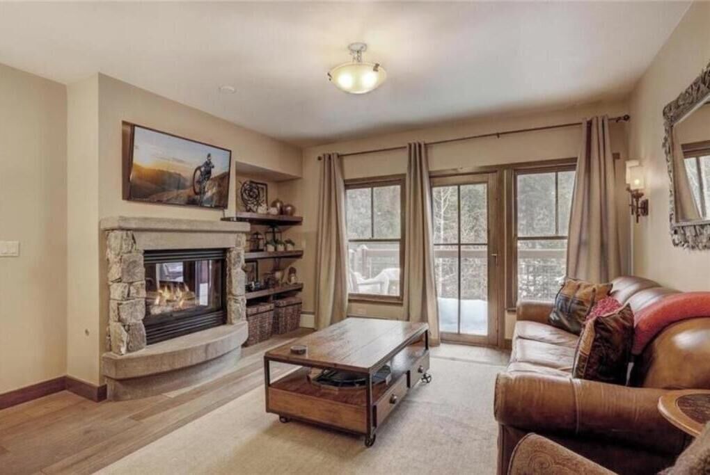 Photo of Livingroom in River Run