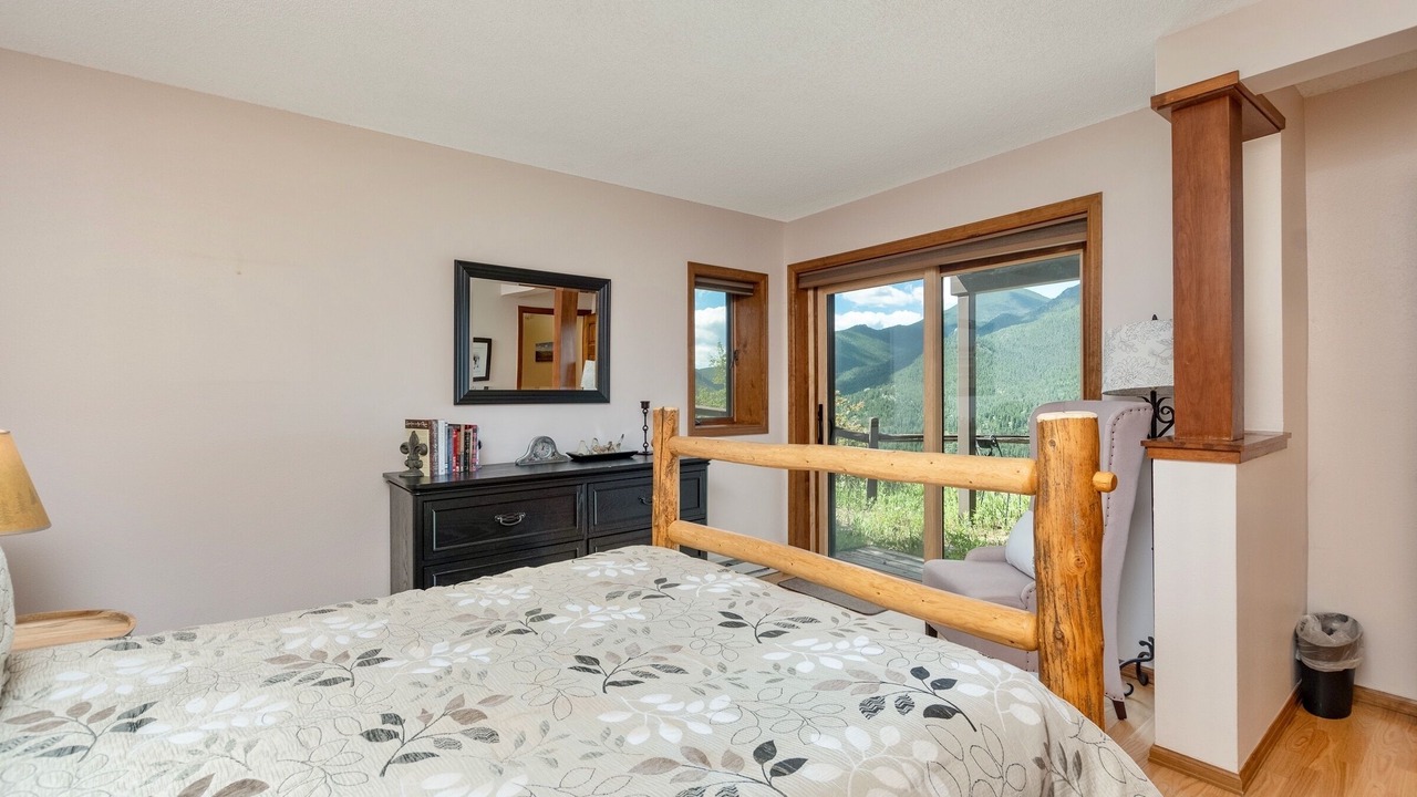 Photo of Bedroom in Windcliff Estates