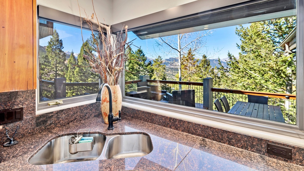 Photo of Patio Balcony in Windcliff Estates