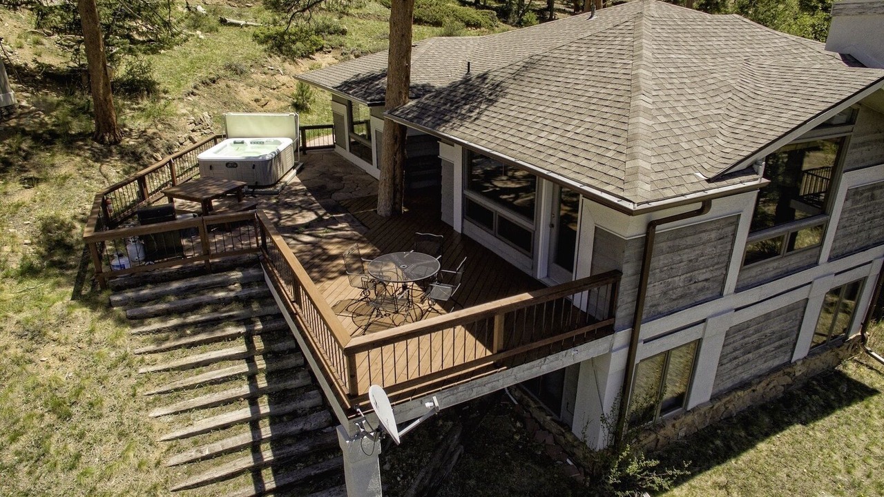 Photo of Outdoor in Windcliff Estates