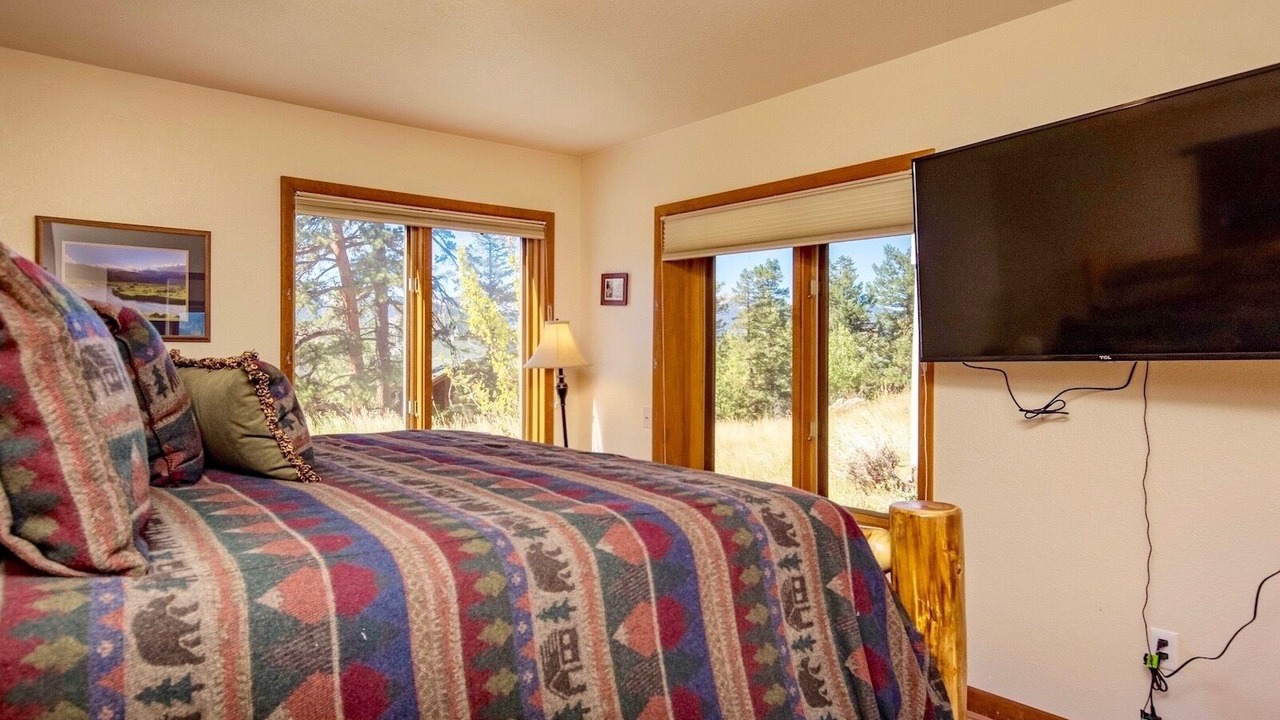 Photo of Bedroom in Windcliff Estates