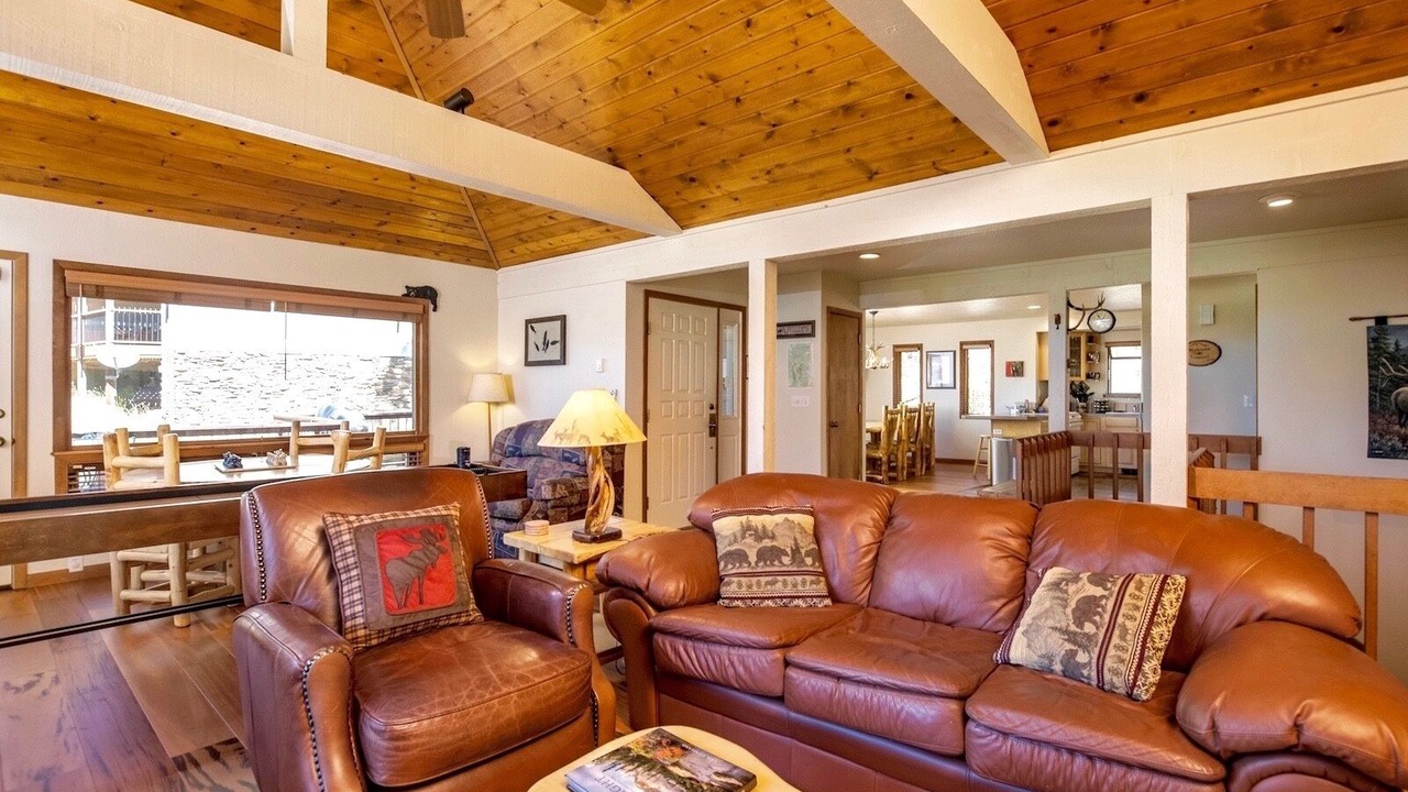 Photo of Bedroom in Windcliff Estates