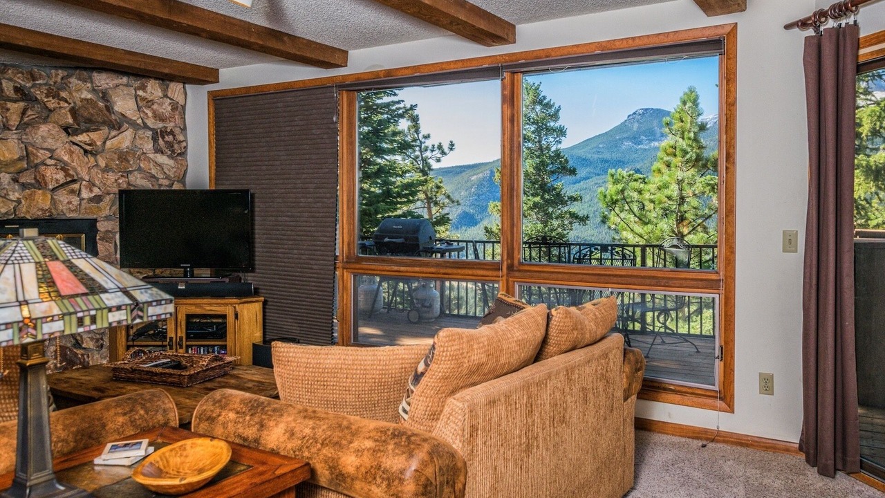 Photo of Bedroom in Windcliff Estates