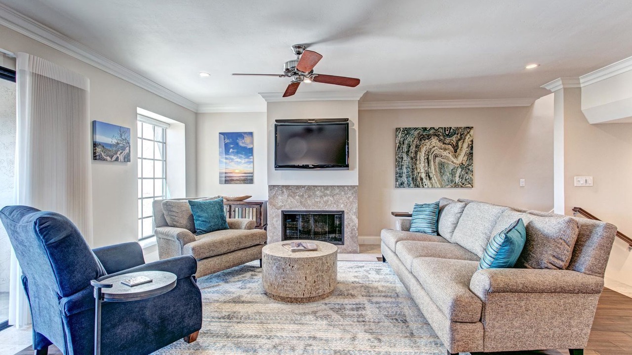 Photo of Livingroom in Del Mar Heights