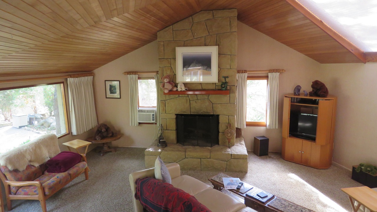 Photo of Livingroom in Mission Canyon