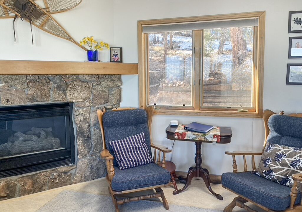 Photo of Livingroom in Richmond Hill Corridor