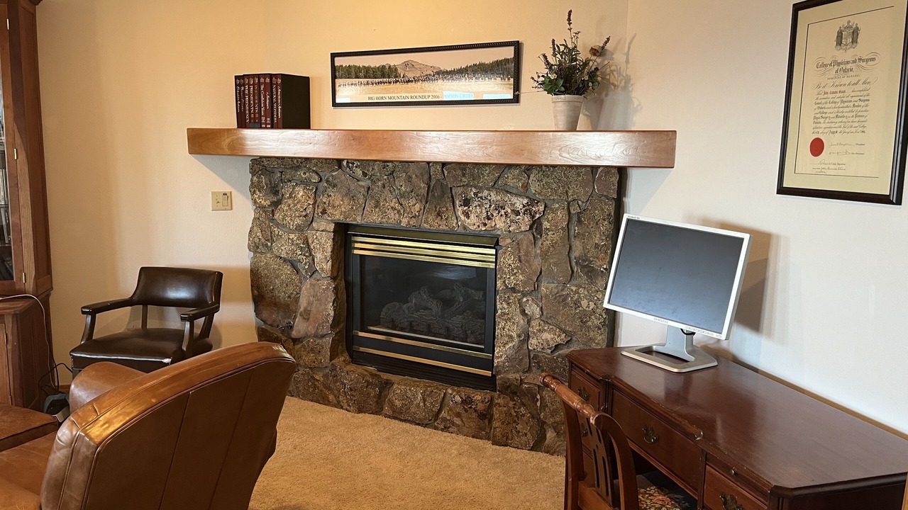 Photo of Livingroom in Richmond Hill Corridor