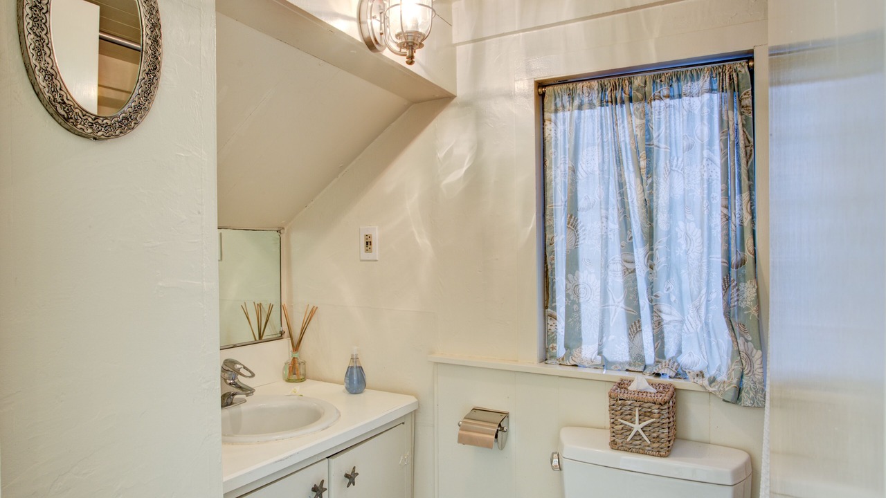 Photo of Bathroom in Summerland