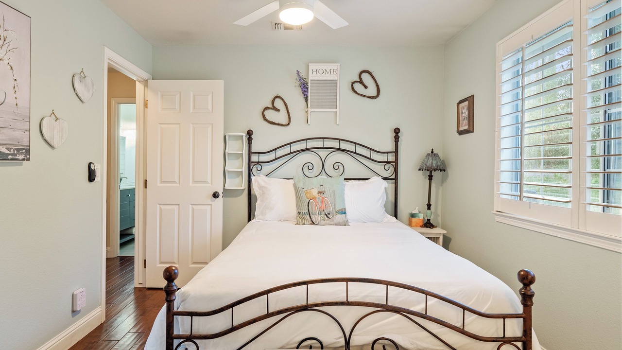 Photo of Bedroom in Templeton