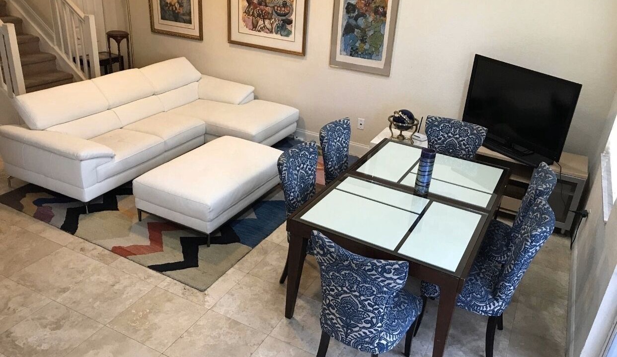 Photo of Livingroom in Harbordale
