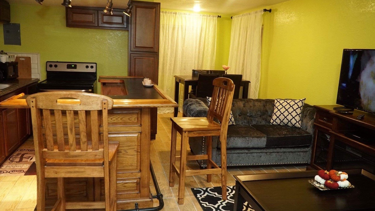 Photo of Livingroom in Gateway
