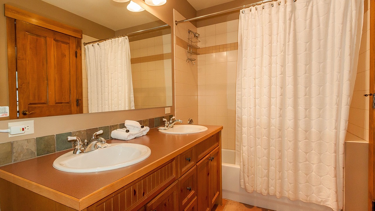 Photo of Bathroom in River Run
