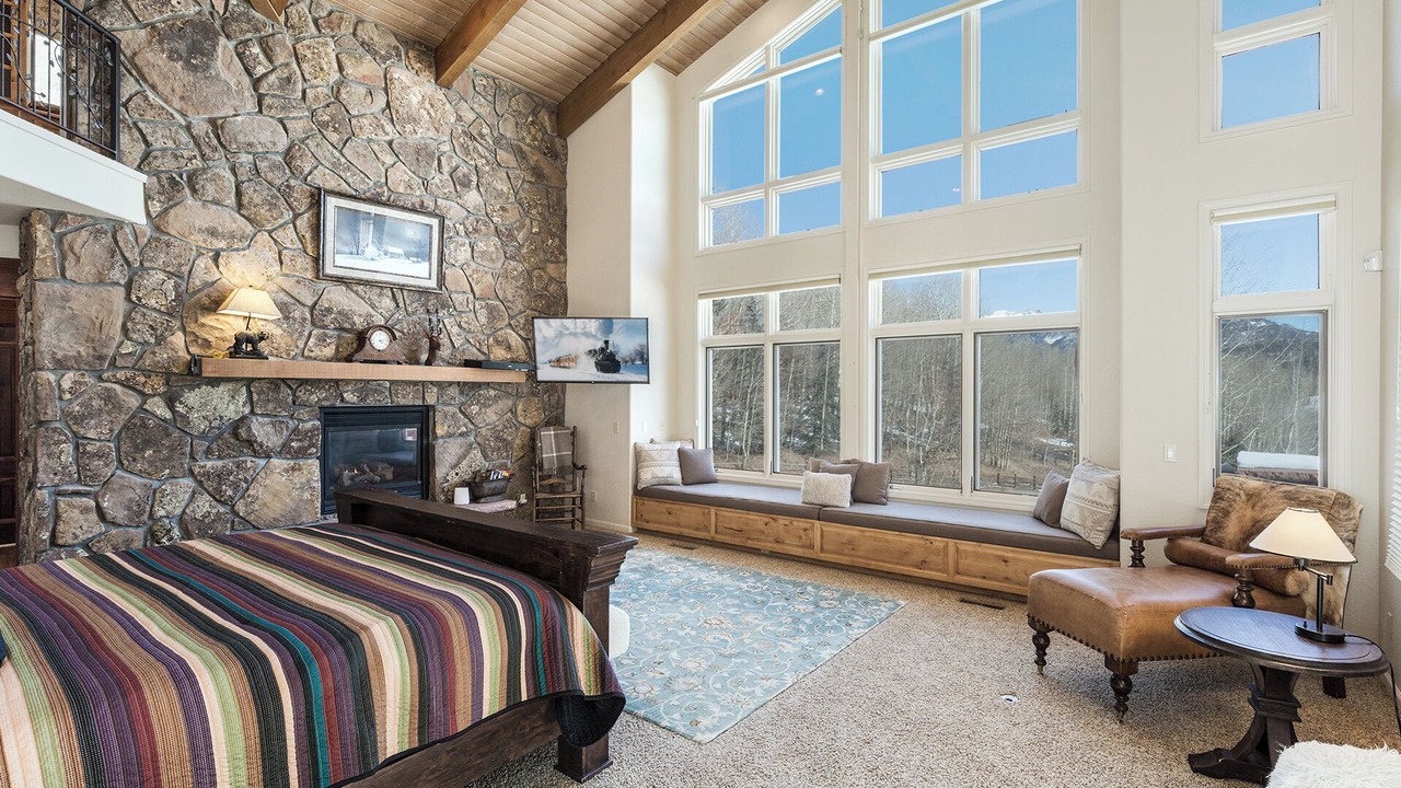 Photo of Livingroom in Purgatory