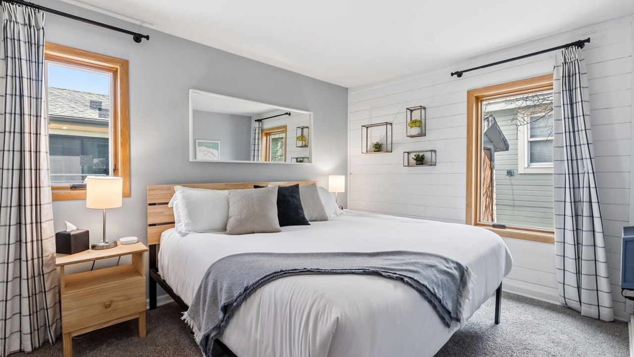 Photo of Bedroom in Historic District