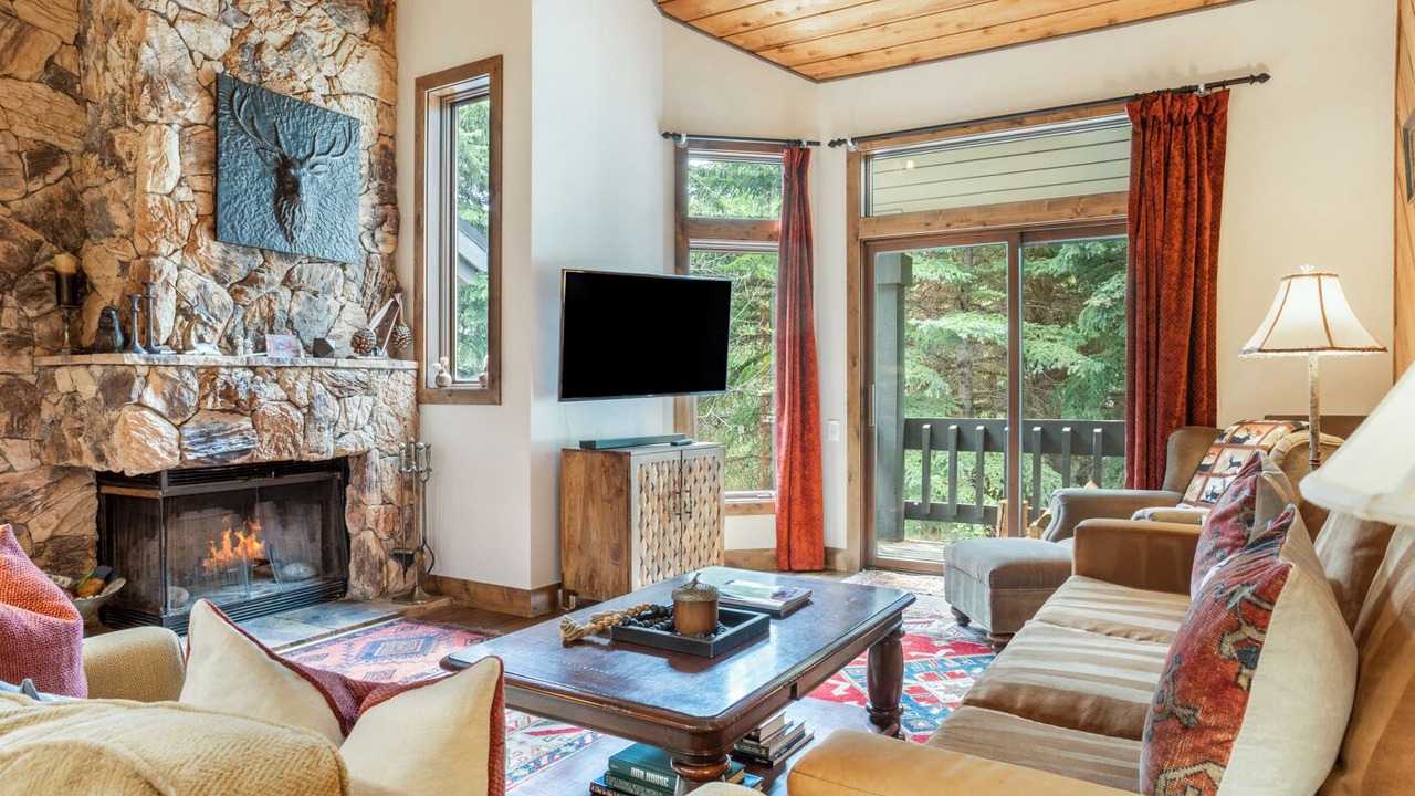 Photo of Livingroom in Avon
