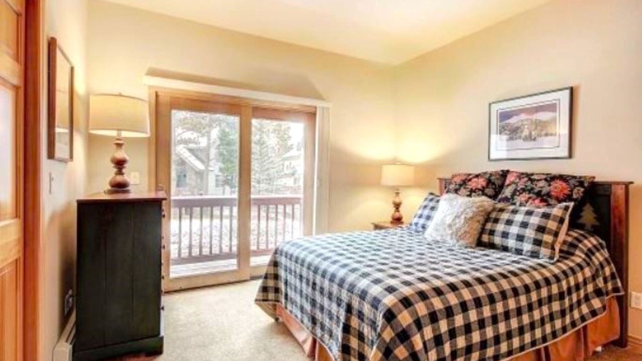 Photo of Others in Peak 8