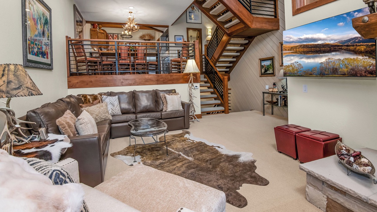 Photo of Livingroom in Avon