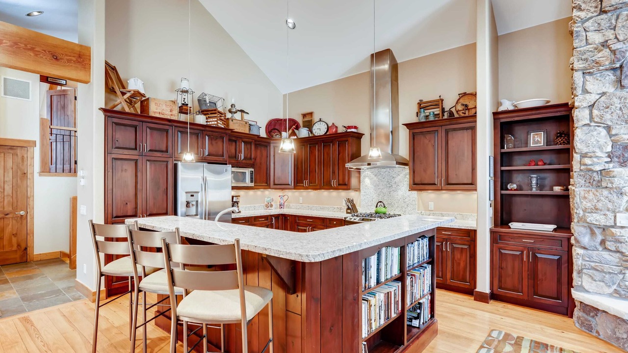 Photo of Kitchen in Peak 8