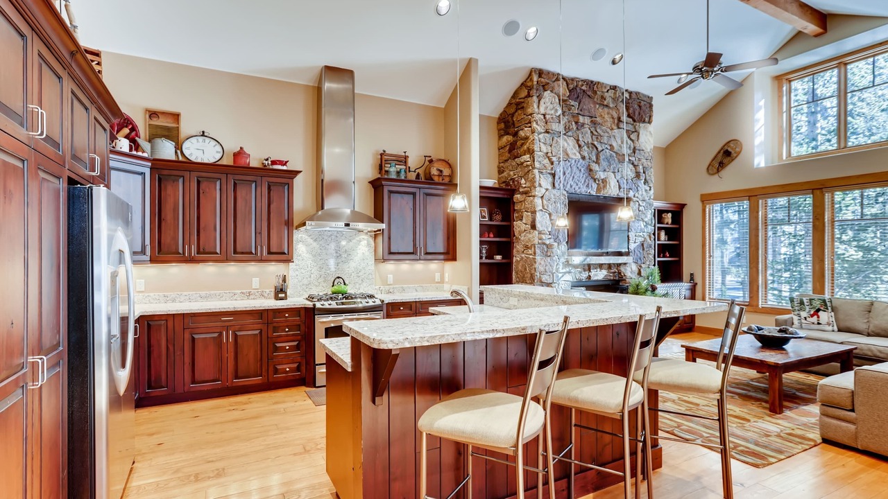 Photo of Kitchen in Peak 8