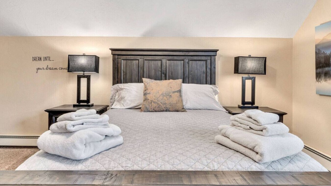 Photo of Bedroom in Idaho Springs