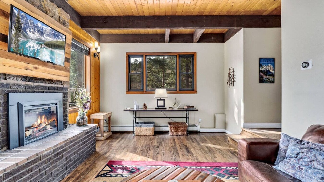 Photo of Livingroom in Idaho Springs