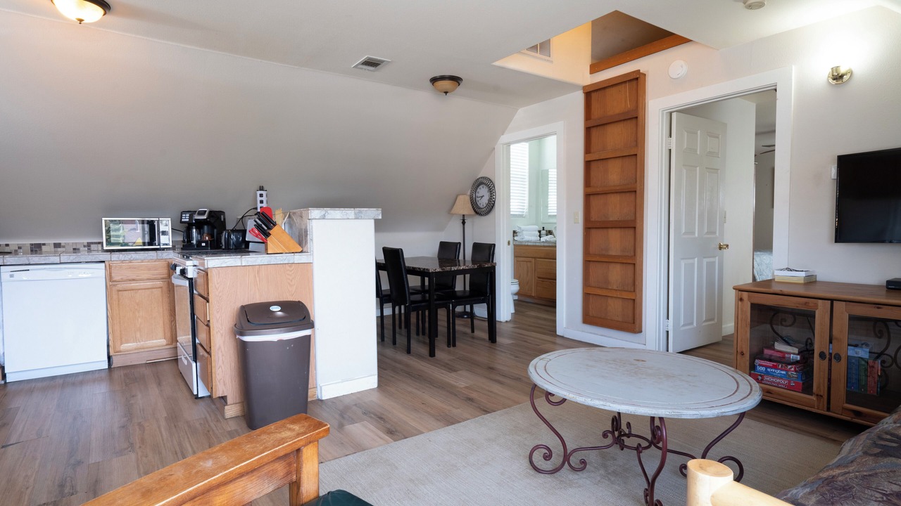 Photo of Livingroom in June Lake