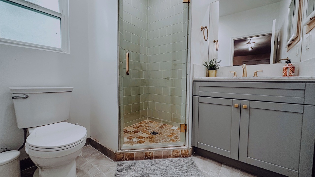 Photo of Bathroom in Los Angeles