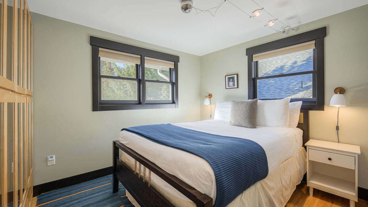 Photo of Bedroom in Historic District