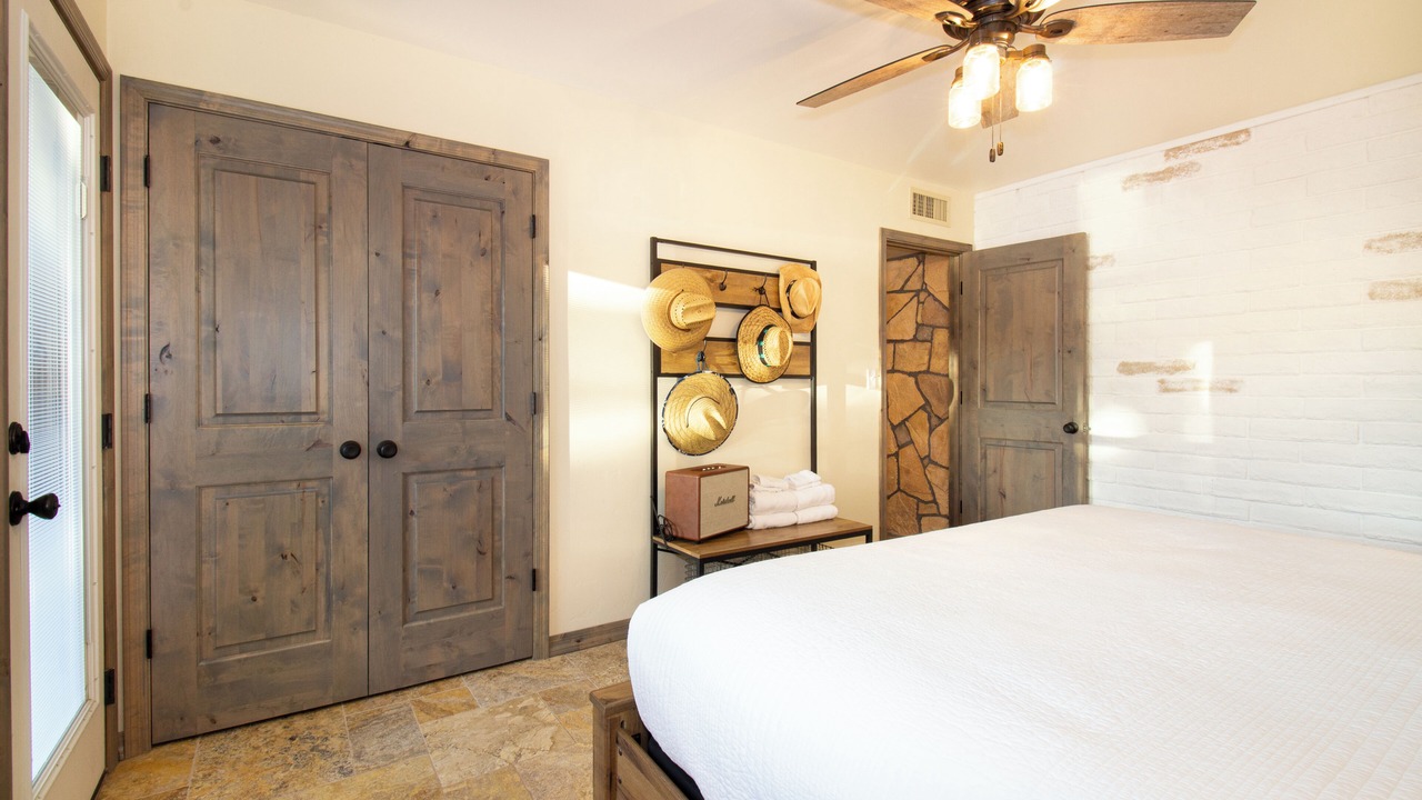 Photo of Bedroom in Holiday Shores