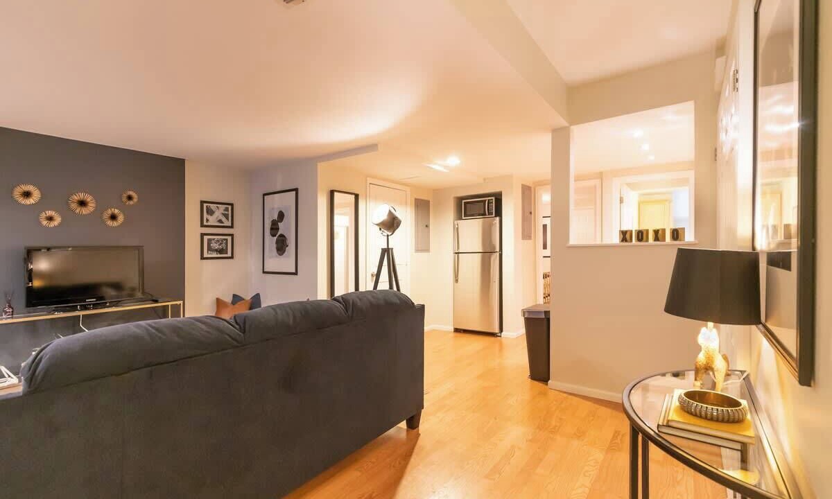 Photo of Livingroom in Five Points