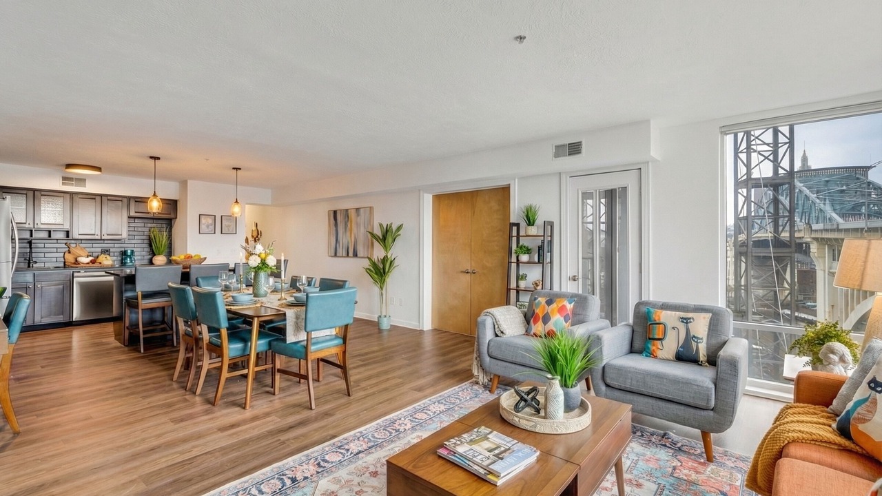 Photo of Livingroom in Ohio City