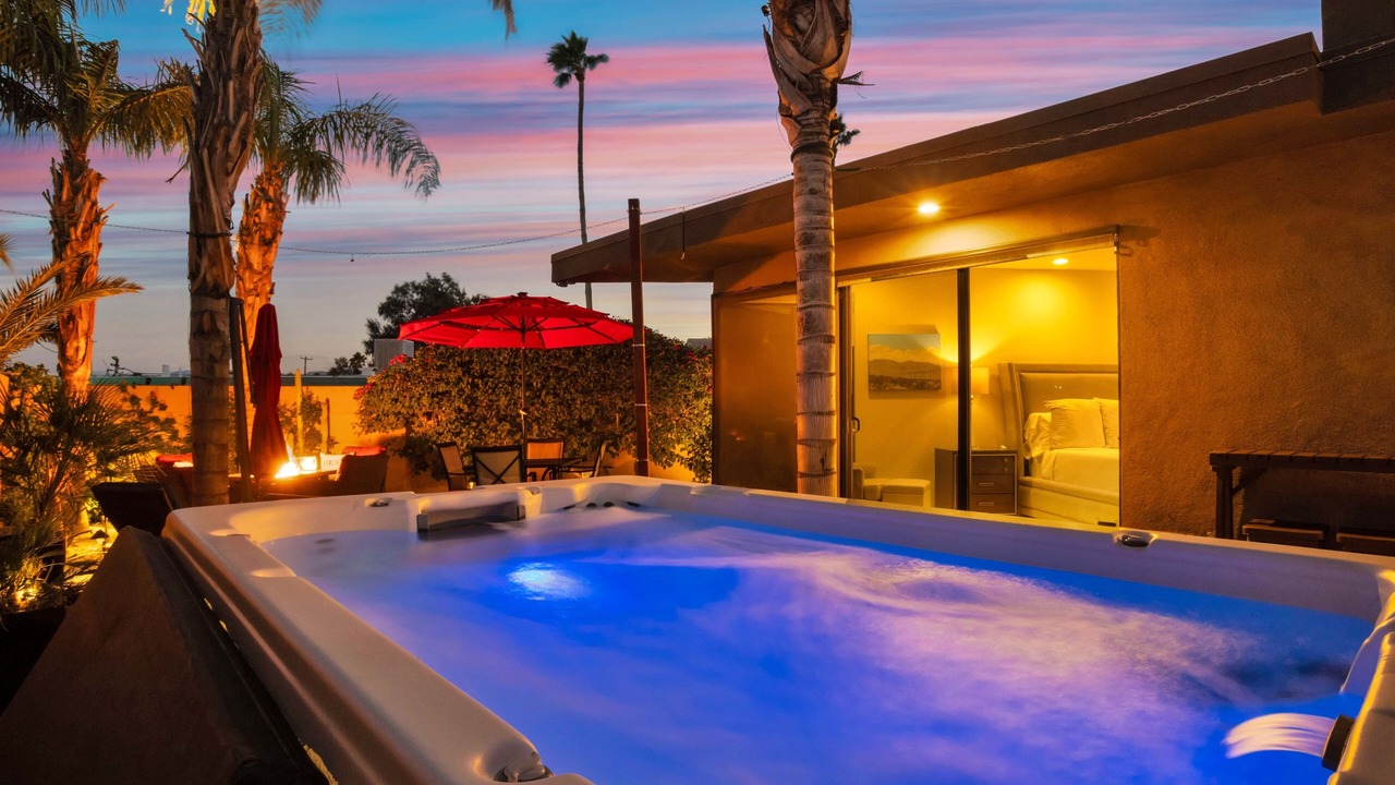 Photo of Patio Balcony in Chino Canyon