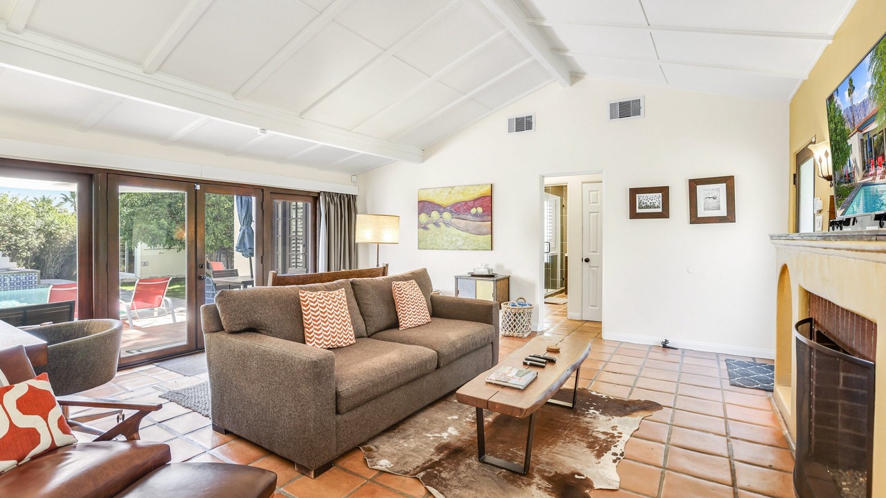 Photo of Livingroom in Chino Canyon