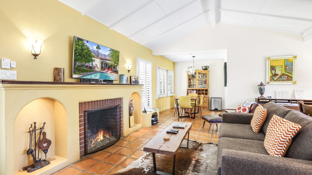 Photo of Livingroom in Chino Canyon